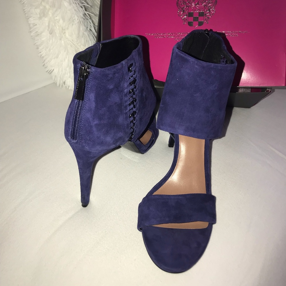 Vince Camuto woman’s pumps